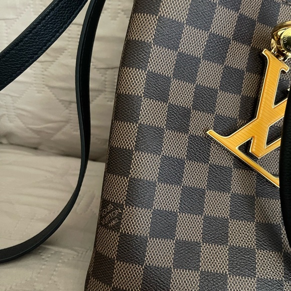 Louis Vuitton Riverside - Picture 4 of 9